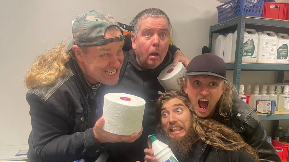 Red Warszawa, De frigjorte og Witchfang