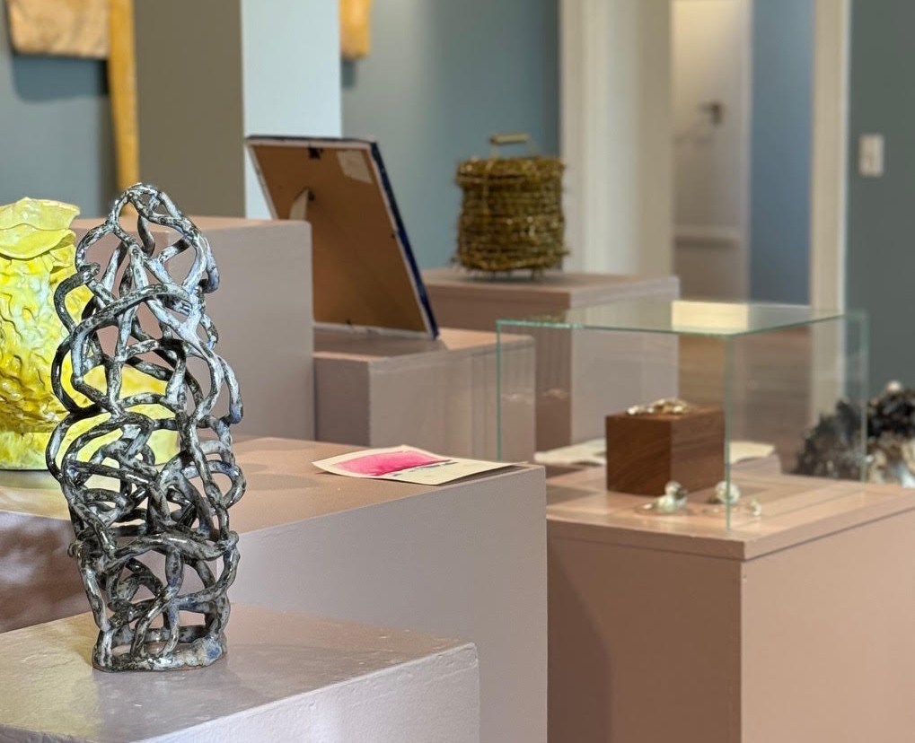 Kunstudstilling i galleriet i Kunstnerfløjen