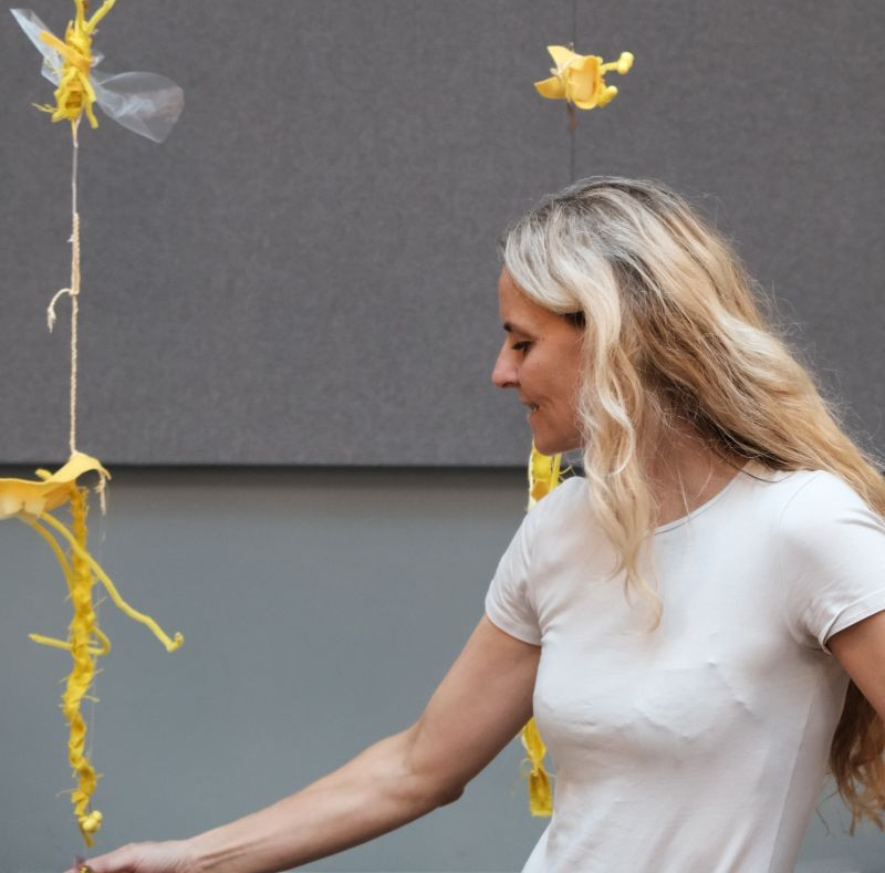 Frø - det spirer frem mellem træerne - en fælles kunstinstallation ved Wendy Plovmand