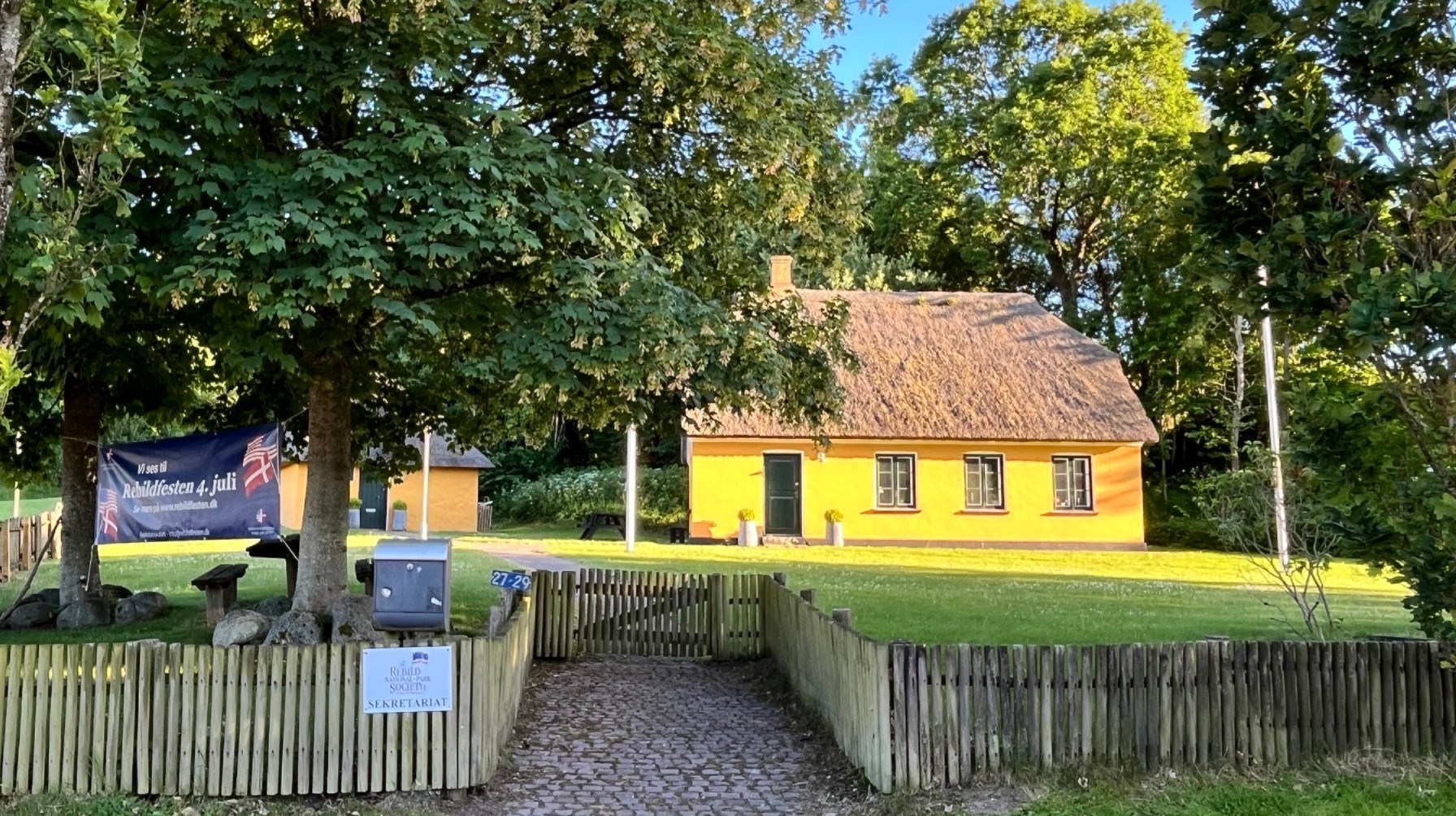 På Visit hos Rebildselskabet og Museum Rebild