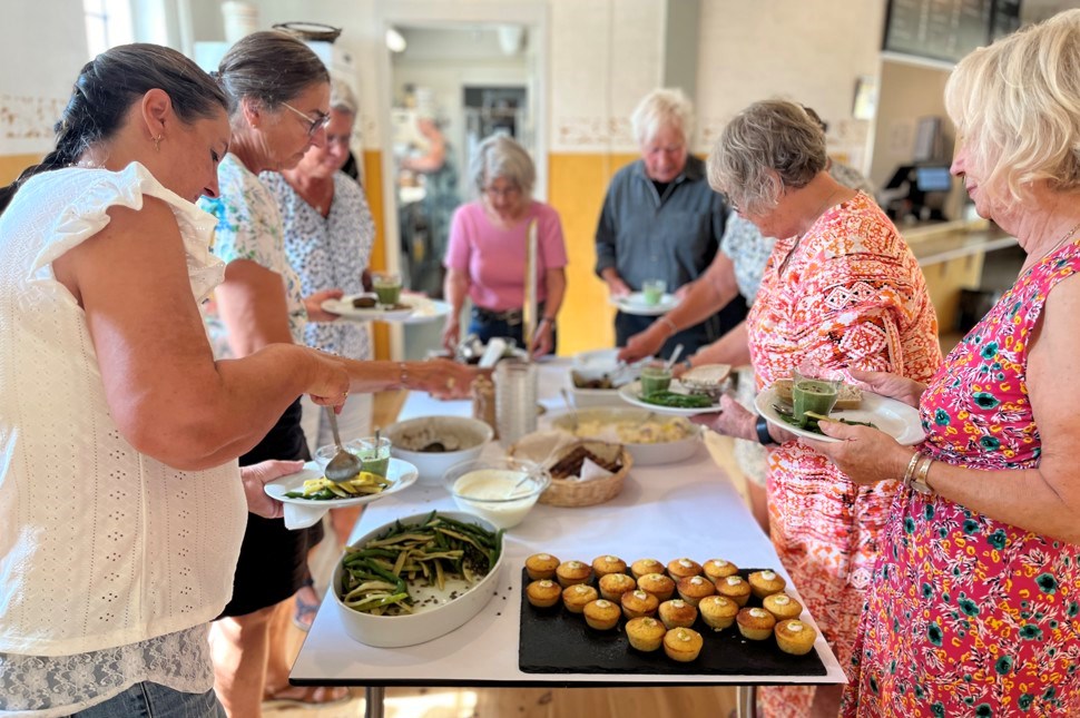 Frokost og fællessang: Danmark spiser sammen
