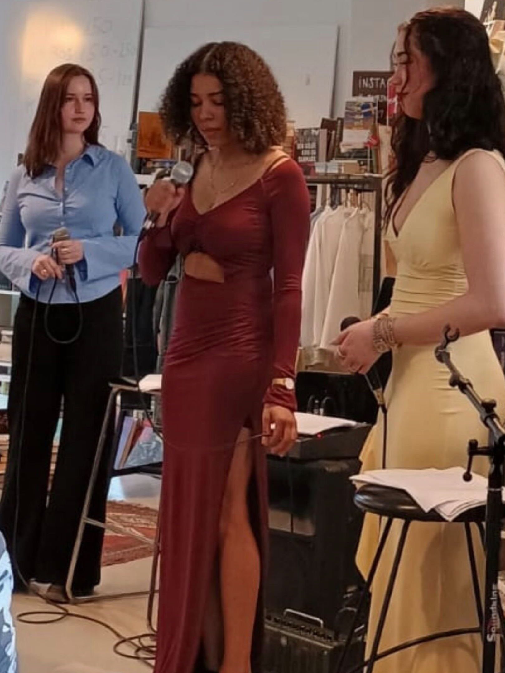 Nambahlou i Books & Wine