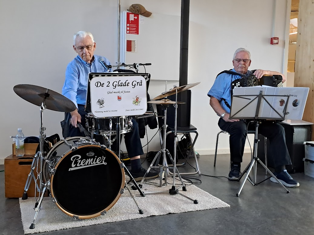 Musikeftermiddag Præstø Multicenter med De 2 glade grå