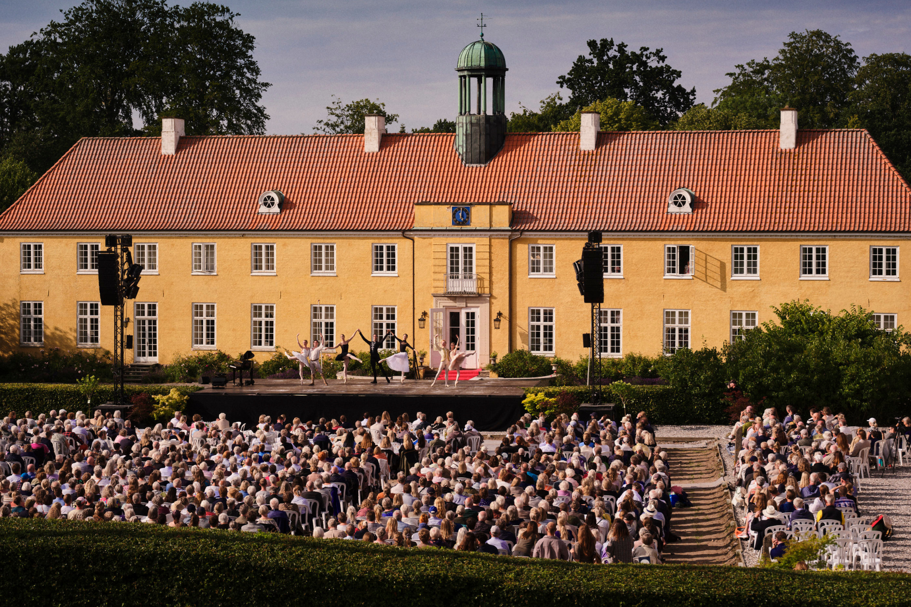 Verdensballetten på Møllerup Gods, Mols