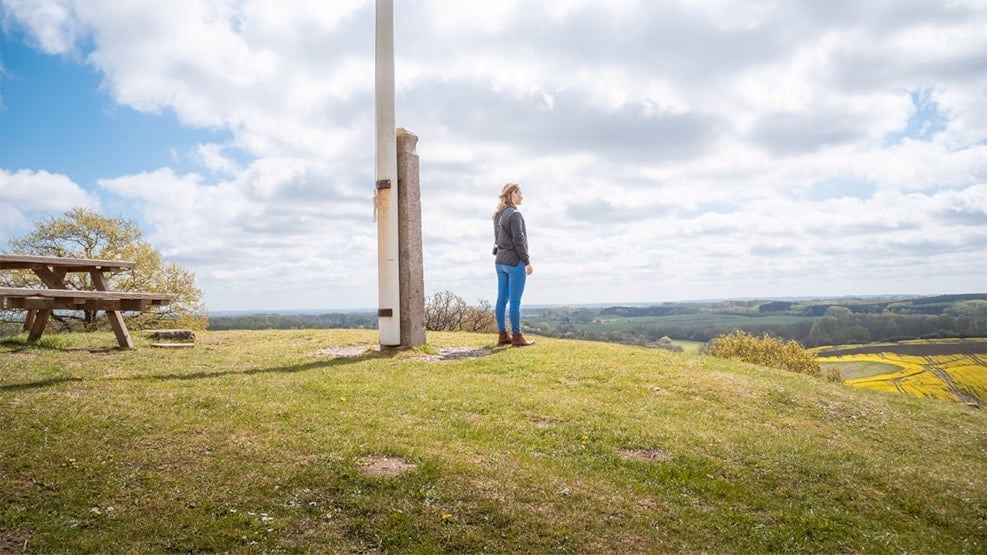 Vandretur: Mindestenene på Frøbjerg Bavnehøj
