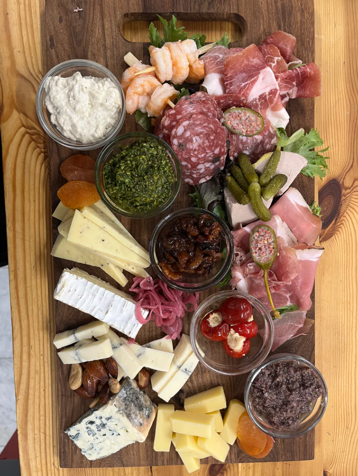 Kom til butiksåbning og ostefest