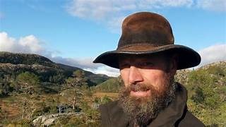 " Alene i vildmarken - falkemanden"