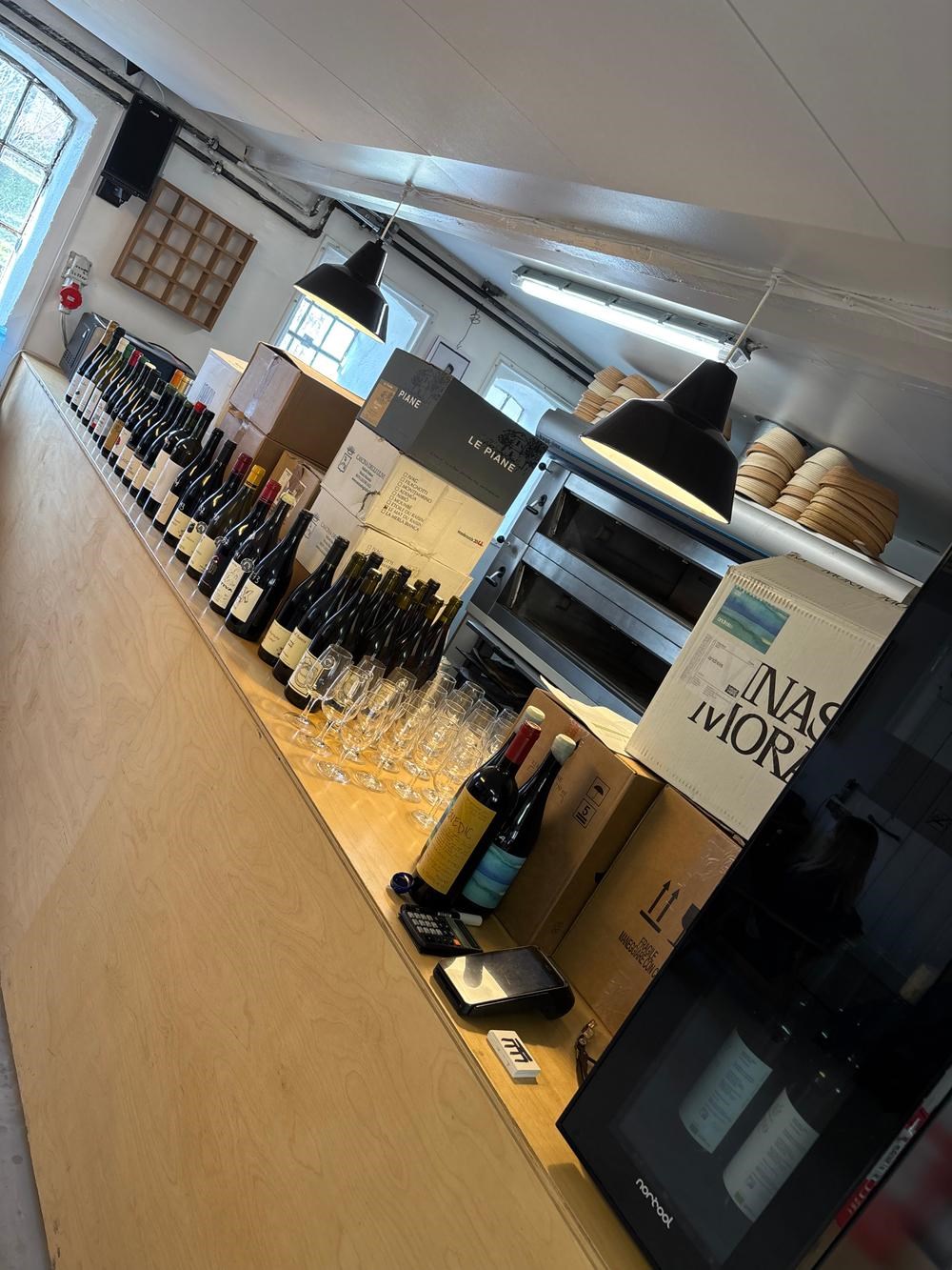 Fredagsbar og vinbutik