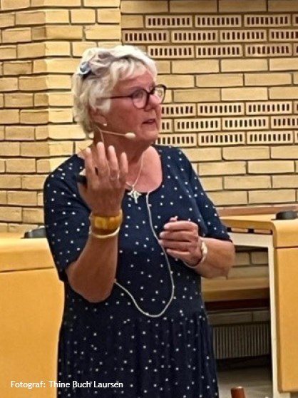 Julemøde og foredraget "Kaffe og kage med krudt og kugler"