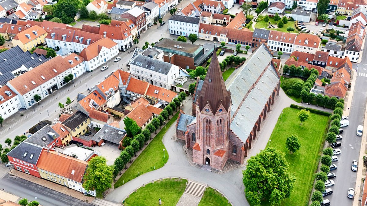 Sommerkirkebesøg: Vor Frue kirke i Assens