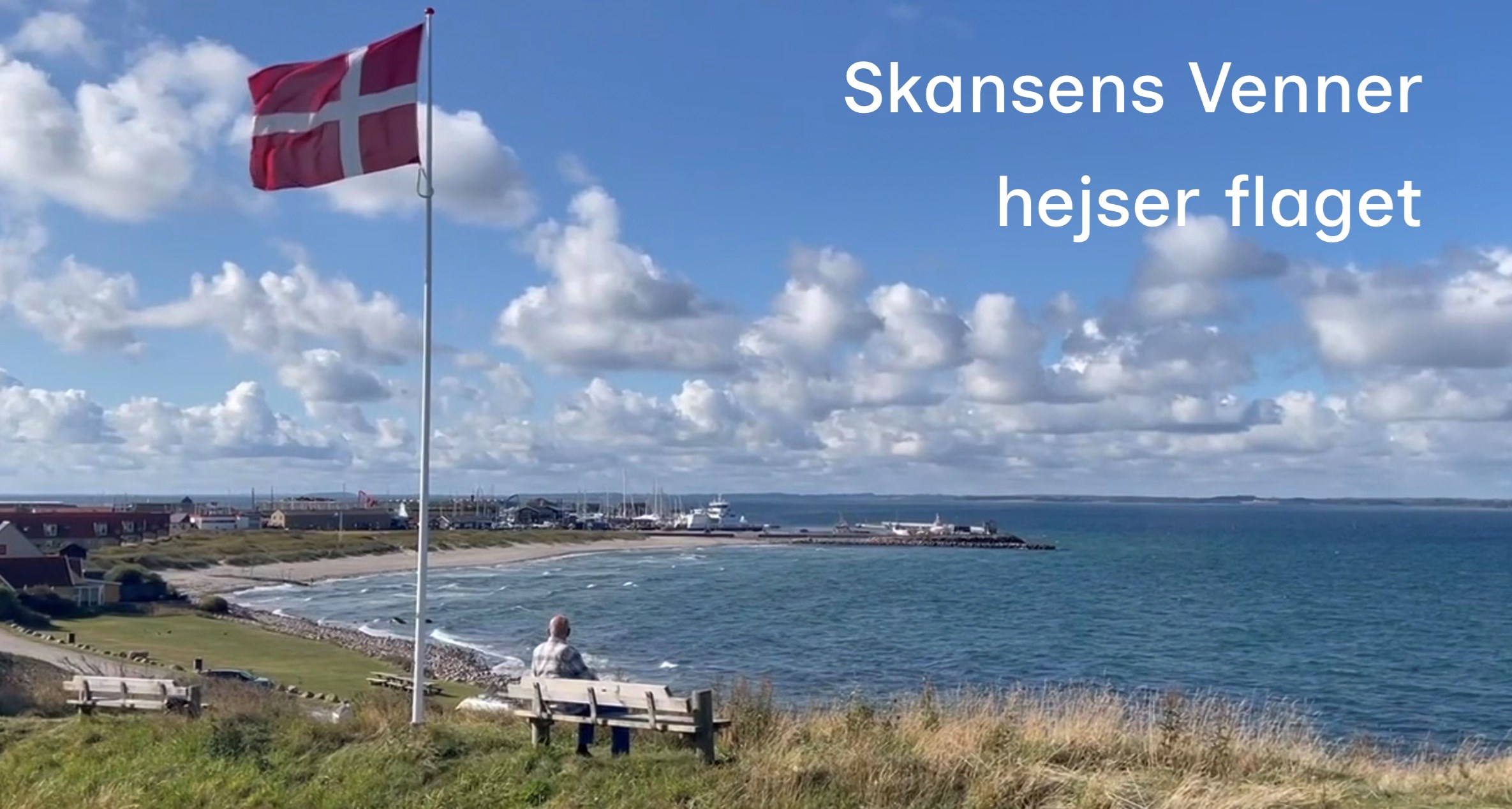 Dannebrog hejses på Skansen pinsedag