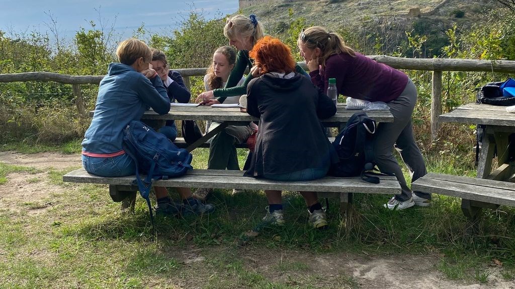 Tegnevandring ved Hammershus - ad Finnens fodspor i dramatisk natur og borglandskab