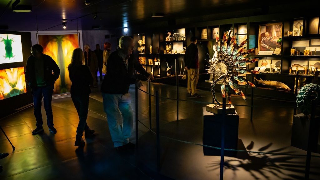 Draget mod dybet - med nye kunstnere