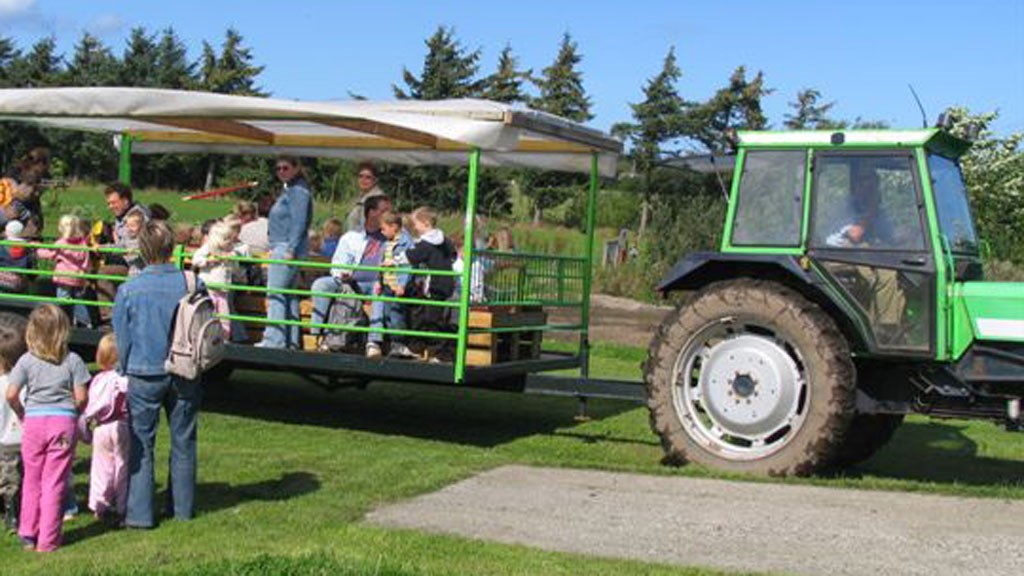 Traktor vognkørsel i Family Farm FUN Park