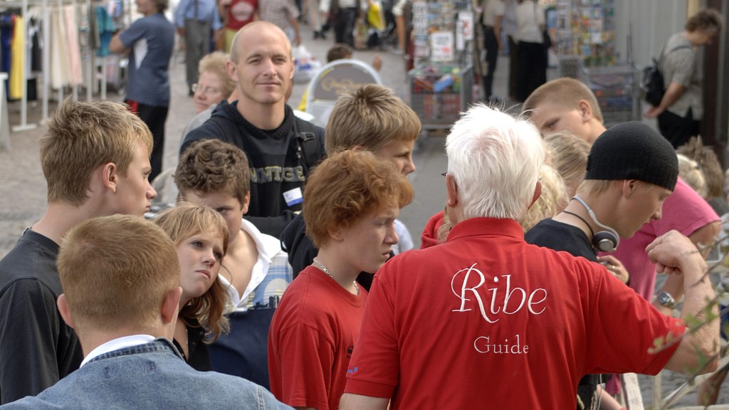 Faste byvandringer i Ribe på dansk