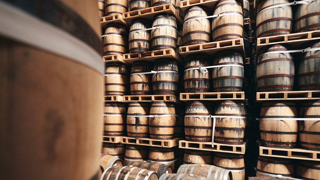 Fadsmagning på whiskylageret hos Stauning Whisky