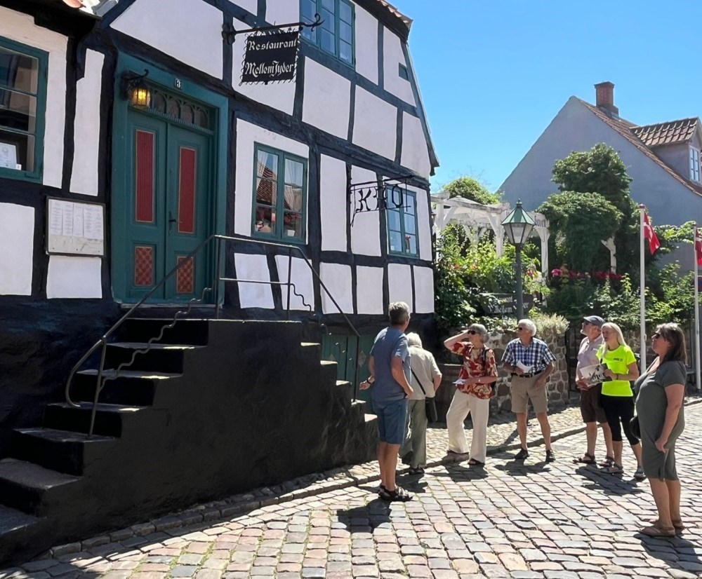 Historisk byvandring 'Ebeltoft bag facaden'