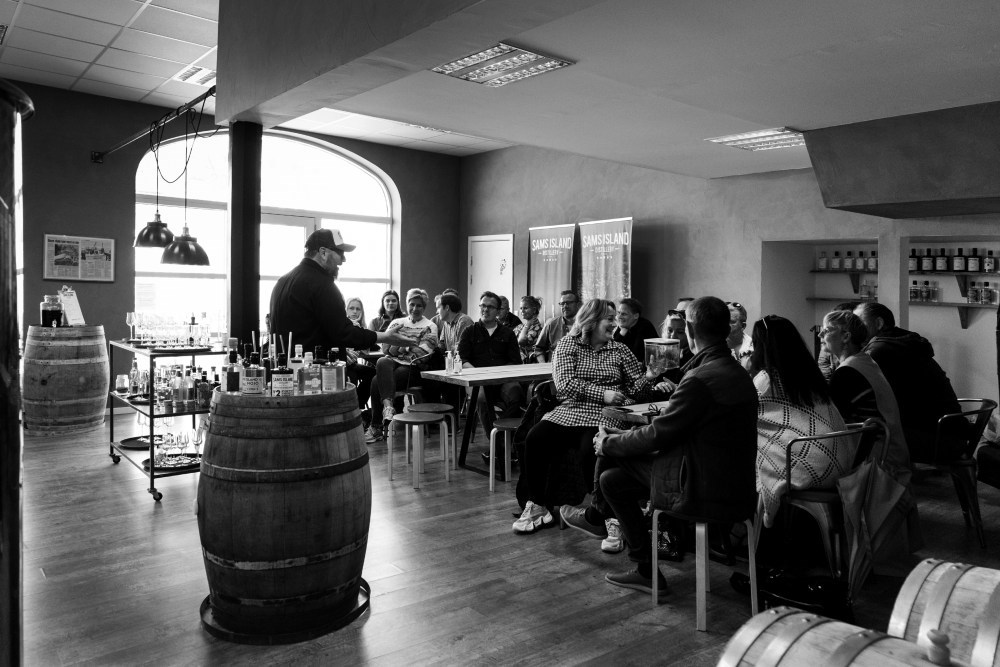 Fremvisning & smagning hos Sams Island Distillery