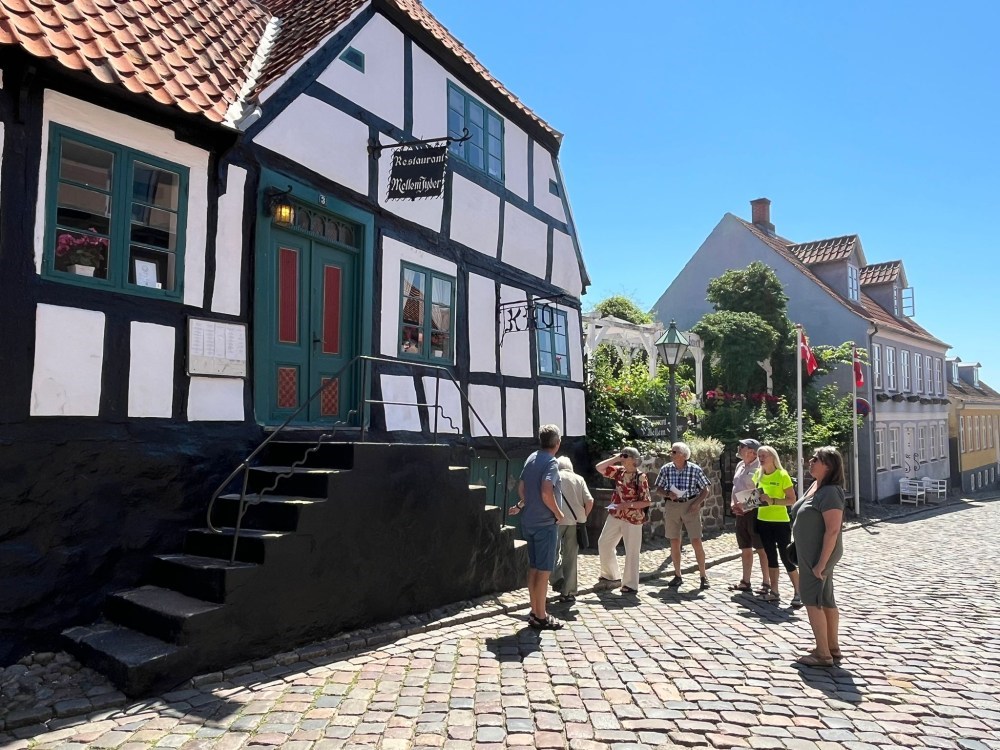 Historisk byvandring 'Ebeltoft bag facaden'