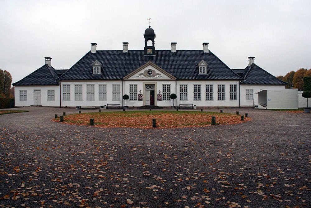 Gammel Holtegaard - Tal R - og cafefrokost på Alma