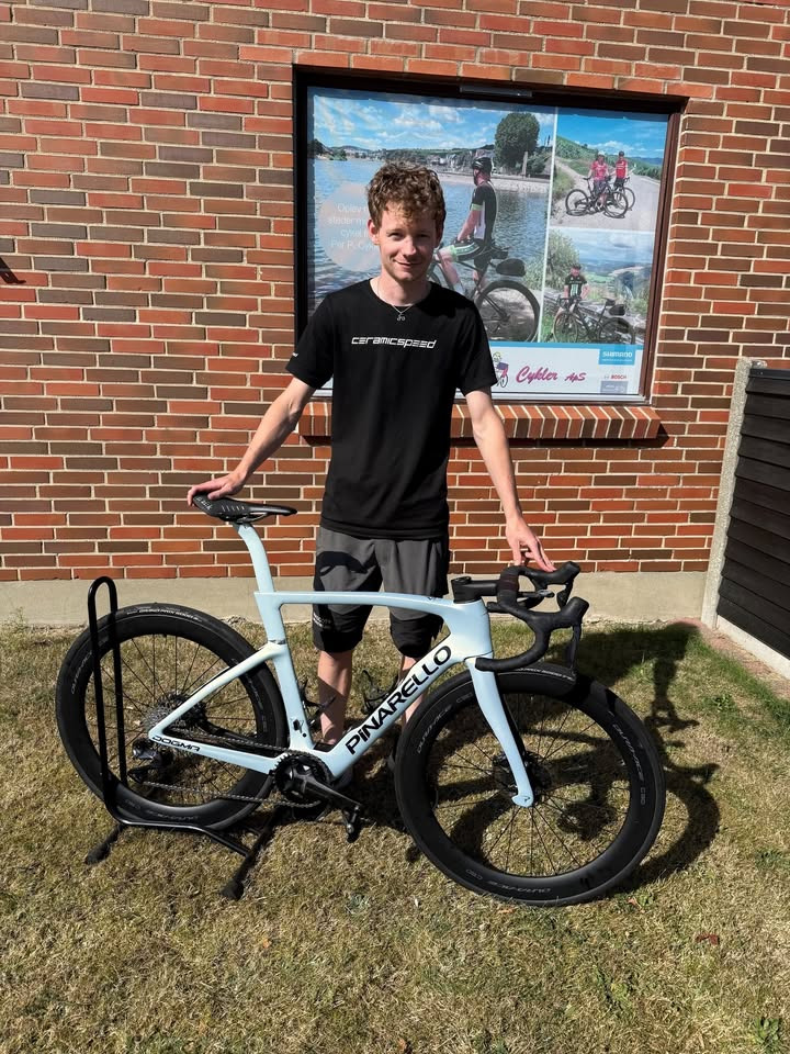 Per P. Cykler har samlet, klargjort og udleveret en Pinarello Dogma F til kunde i Østjylland