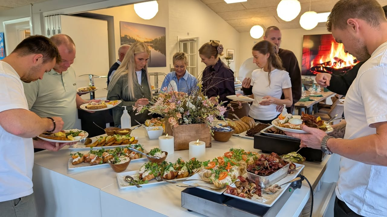 Påskefrokost buffet hos Skyttehusets Outdoor Camp i weekenden