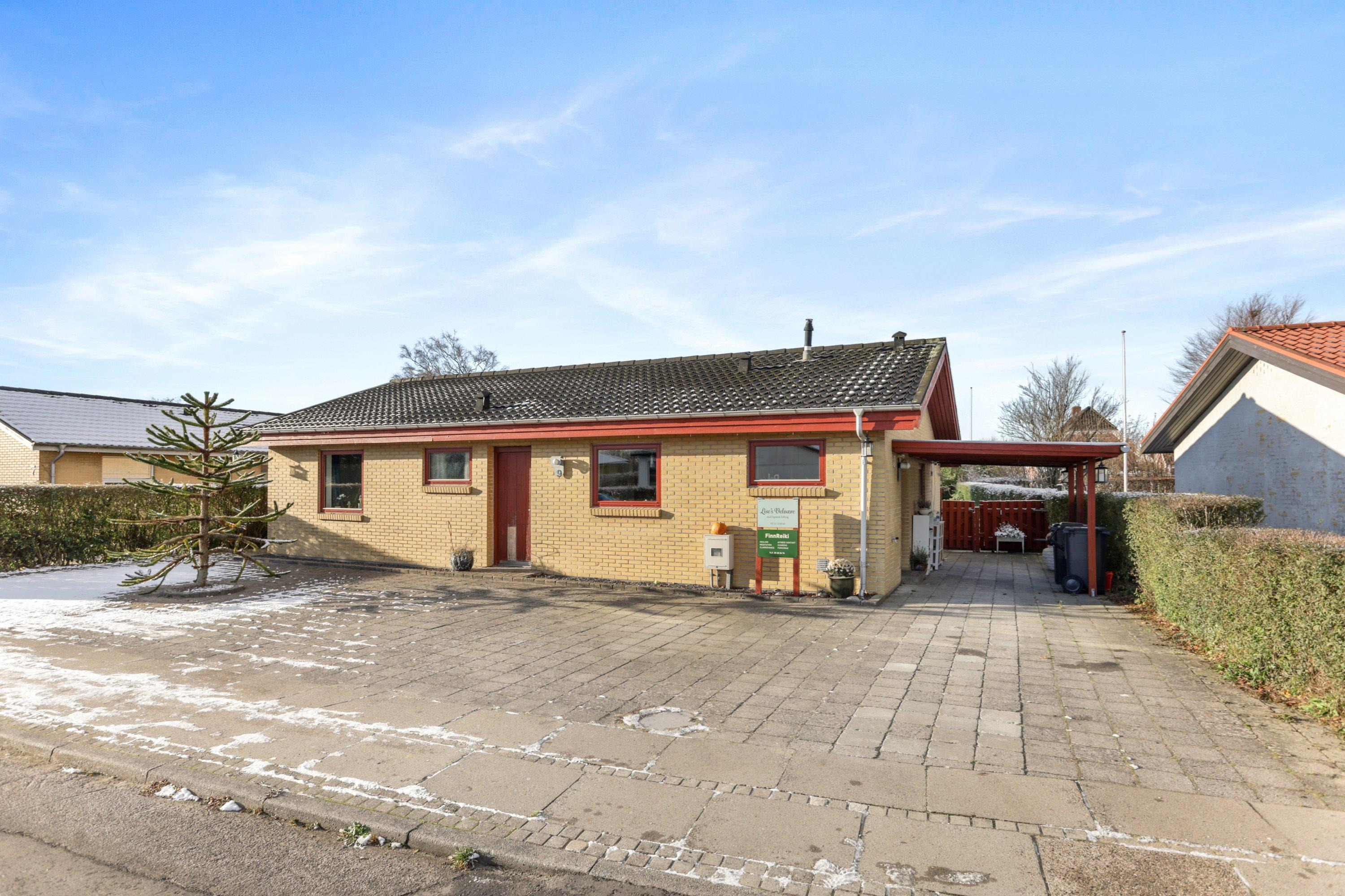 Til salg hos Mæglerhuset - Aabybro: Hyggelig familievilla i Biersted med fem værelser