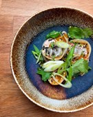 Café Bryggen introducerer shitake dumplings på den nye aftenmenu