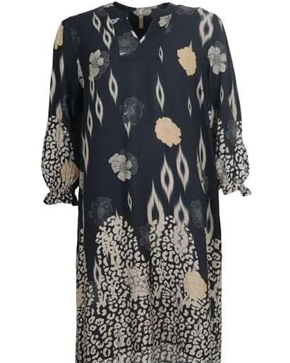 Klarissa & Nora præsenterer ny blød viskose tunika fra Ofelia til 299,95