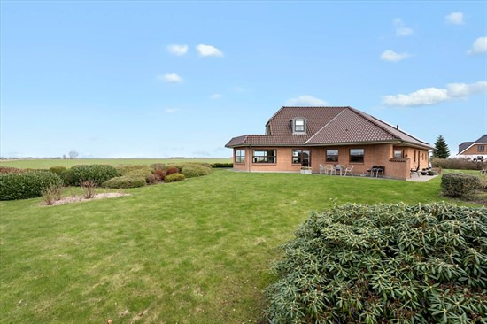 Top 6 over dyreste boliger til salg i Søndersø. Priser op til 3.395.000 kr