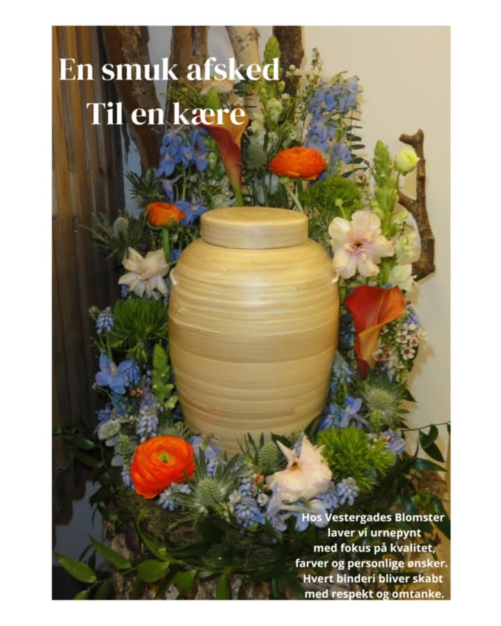 Vestergades Blomster ApS tilbyder personlig urnepynt til ceremonier