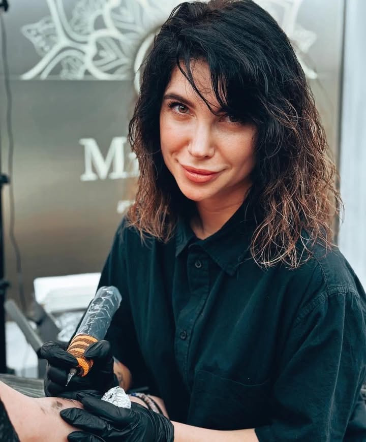 Ledige tider hos Mr. & Mrs. Tattoo til feminine fineline tattoos denne uge