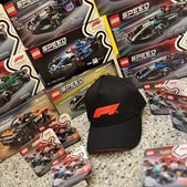 KiDS Coolshop tilbyder gratis F1 cap ved køb af LEGO Fi biler over 599 kr.