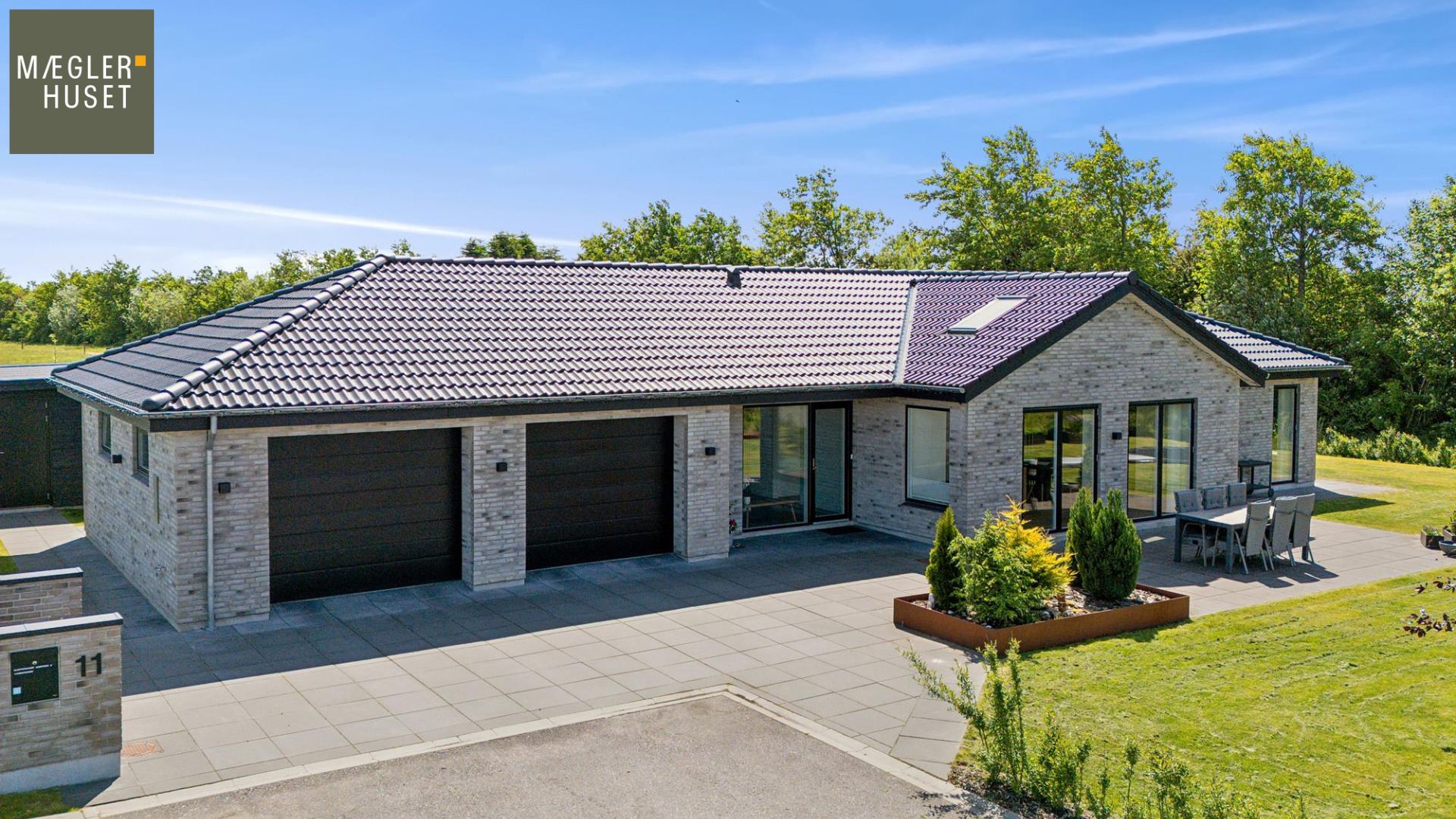 Mæglerhuset Aabybro inviterer til åbent hus i moderne villa