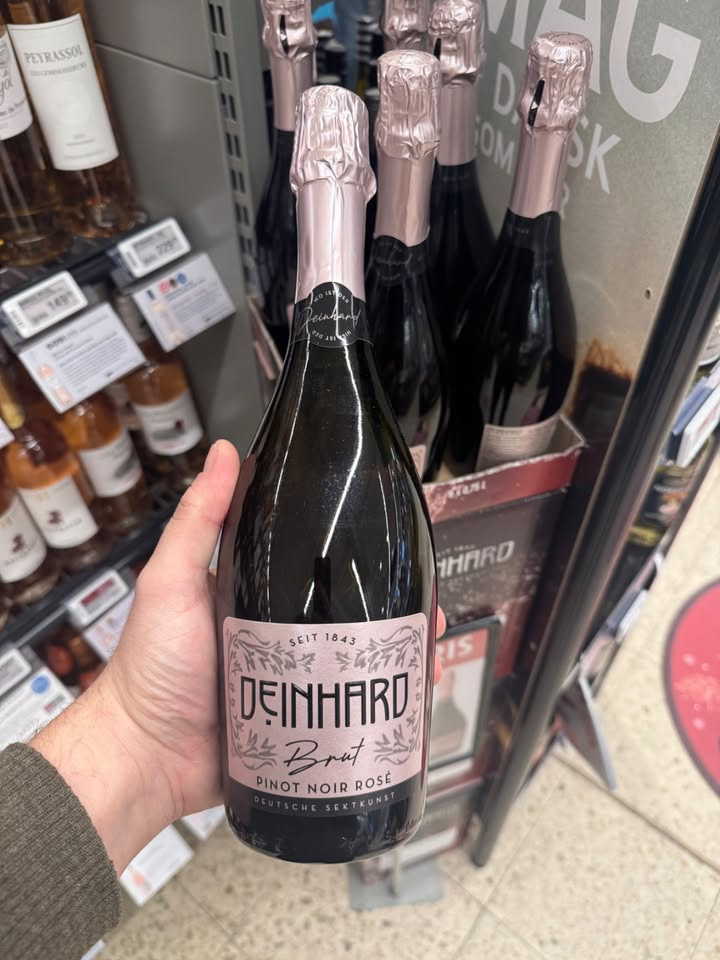 Eksklusivt rosé-tilbud hos MENY Hobro: Deinhard Pinot Noir Rosé Brut til kun 45 kr.