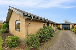 Skovvej 29 og 2 andre boliger er kommet til salg denne uge i Karup - se boligerne her.