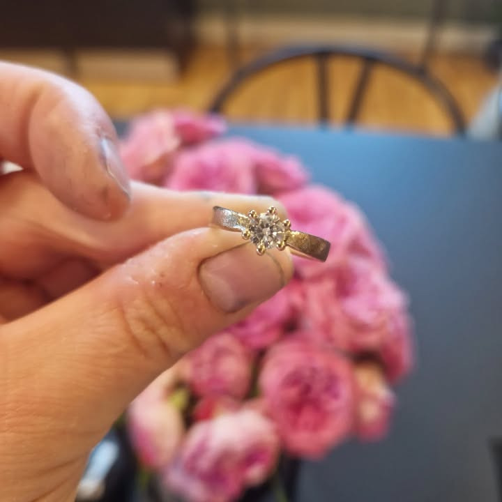 Guldsmed Ø tilbyder diamanter til din feriegave op til august