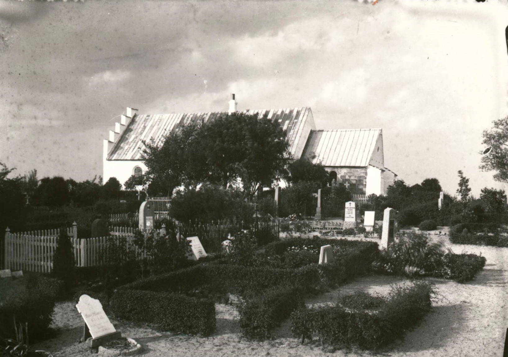 Sindal Gl. Kirke og Sindal Kirke