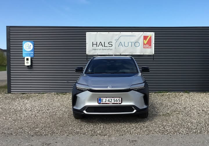 Hals Auto A/S leverer ny, robust og elegant Toyota bZ4X til lokal kunde
