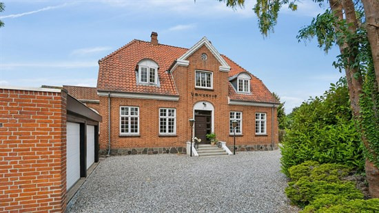 Luksusbolig netop kommet til salg i Nykøbing F: Se hvad du skal smide for Nykøbing Fs dyreste adresser her