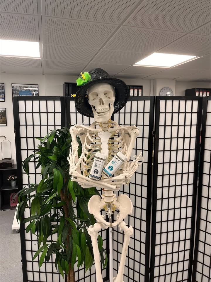 Herning Løve Apotek fejrer Verdens Osteoporosedag med rabatter og rådgivning om knoglesundhed