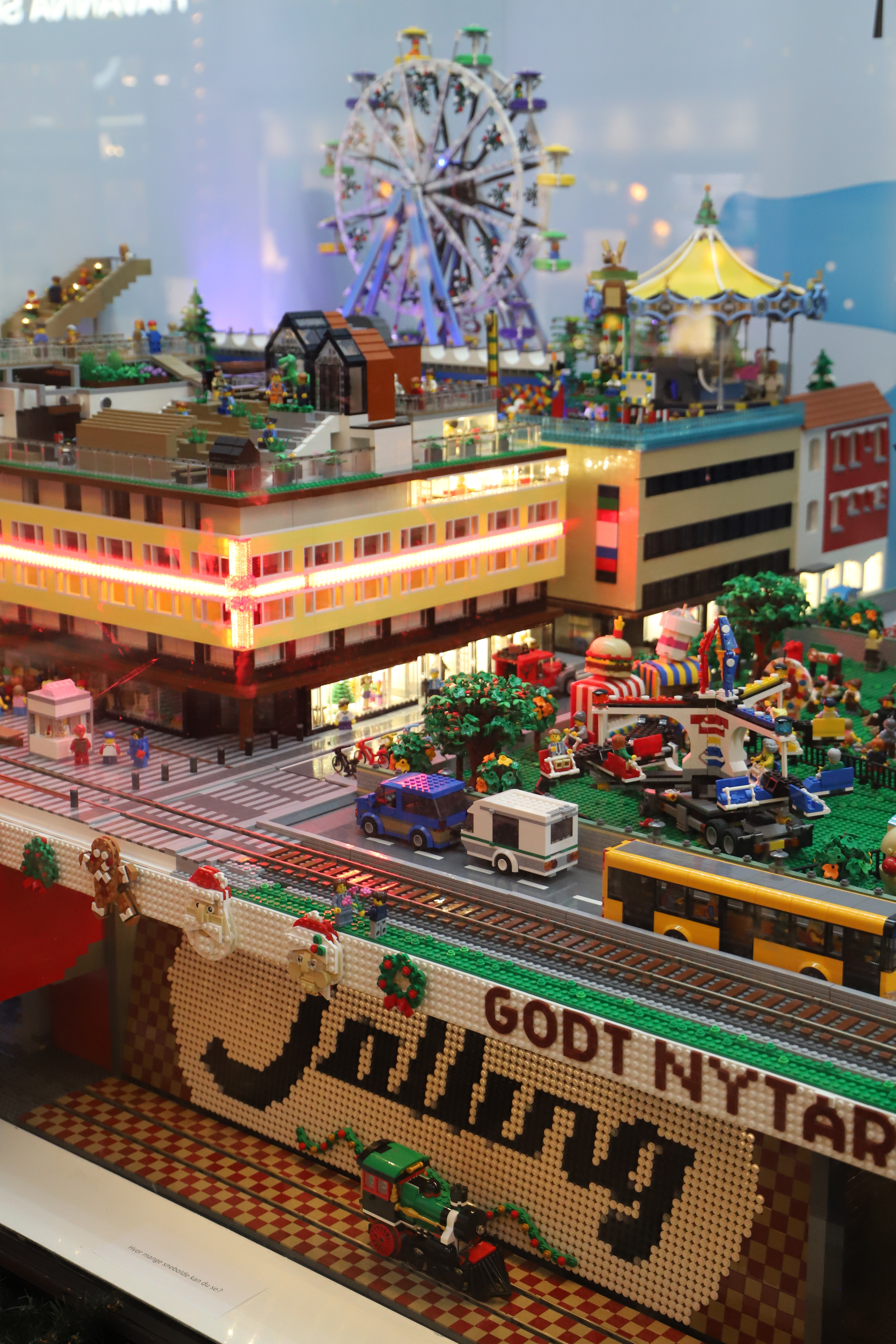 Oplev magien i årets LEGO-juleudstilling i Salling