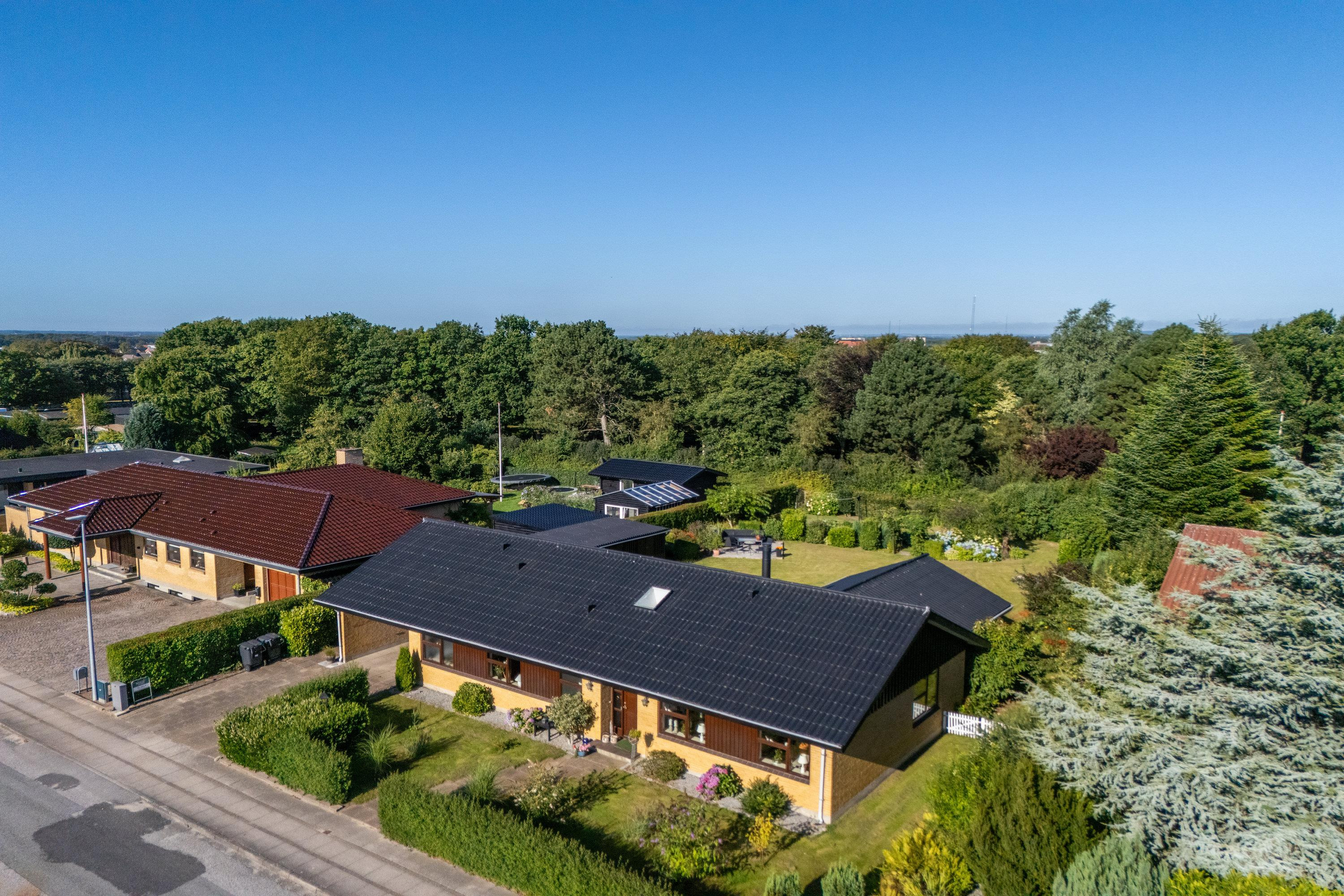 Velholdt etplansvilla med skøn have i rolige omgivelser