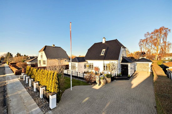 Tværtoftevej 8 og 1 anden boliger er kommet til salg denne uge i Brøndby - se boligerne her.