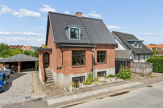 Åbyvej 140 og 2 andre boliger er kommet til salg denne uge i Åbyhøj - se boligerne her.