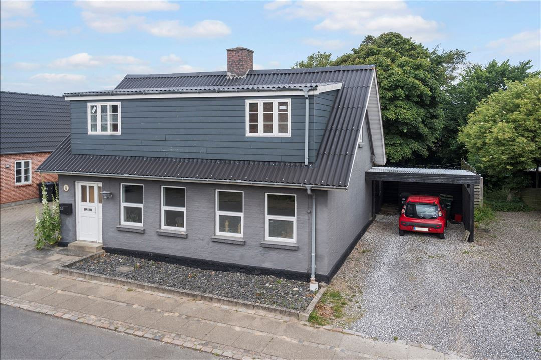 Til salg hos EDC Ejen­doms­grup­pen Struer: Centralt beliggende villa