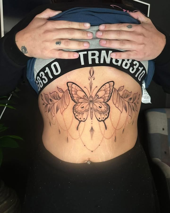 Book tid hos Tine i januar hos Mr. & Mrs. Tattoo: Få ledige datoer tilbage