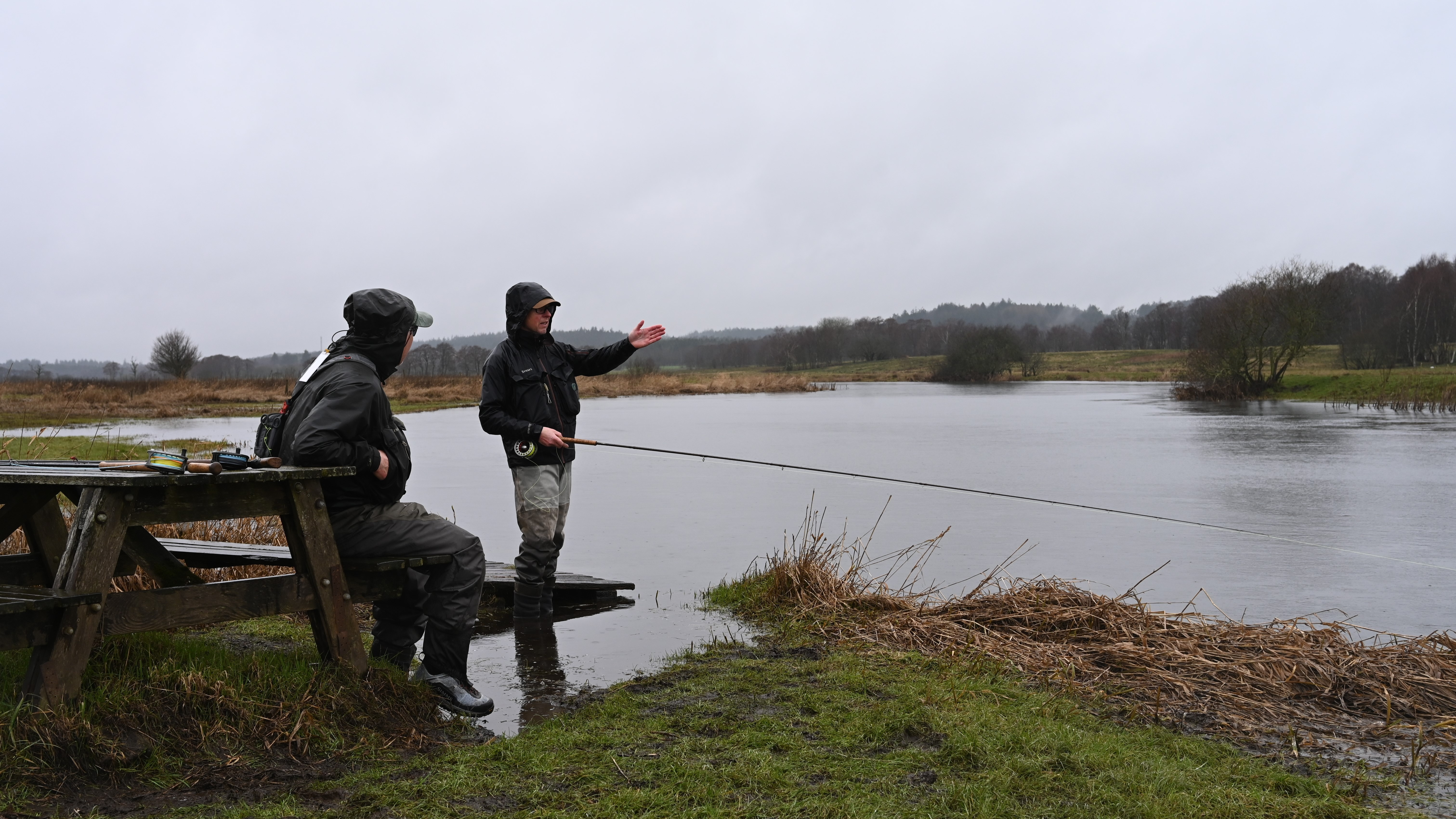 Fiskeguider fra Jylland samles ved Gudenåen