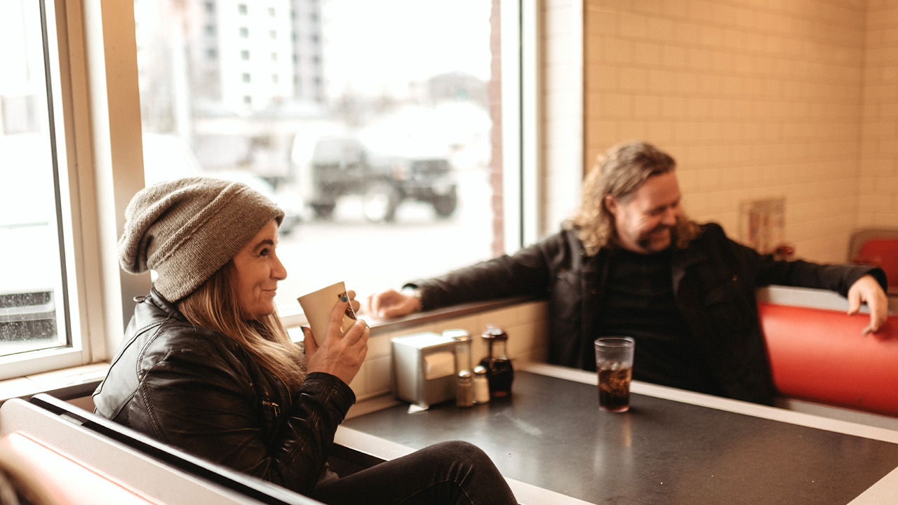 GLIMTVIS indtager scenen i Aarup med fuldt band