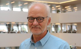 Direktør trapper ned